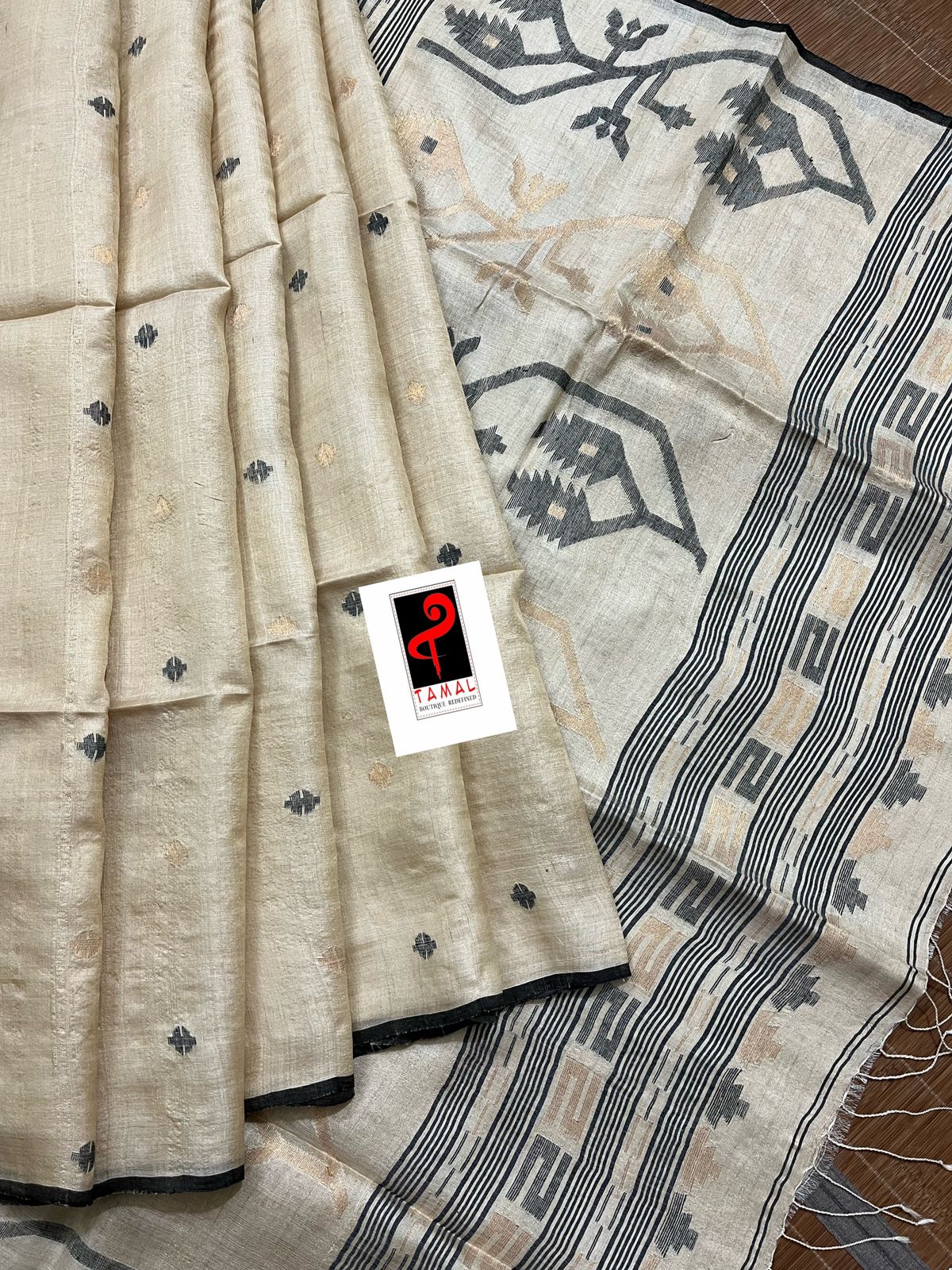 Tusser silk traditional handwoven jamdani saree with black silky border