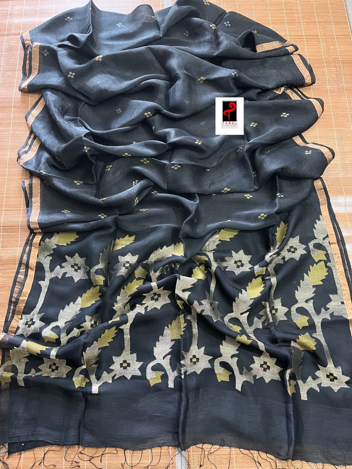 Black lata pallu silk linen handwoven jamdani saree