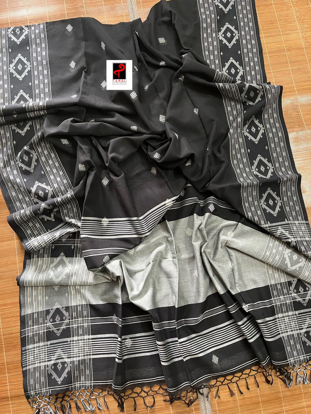 Black with white handloom cotton jamdani saree