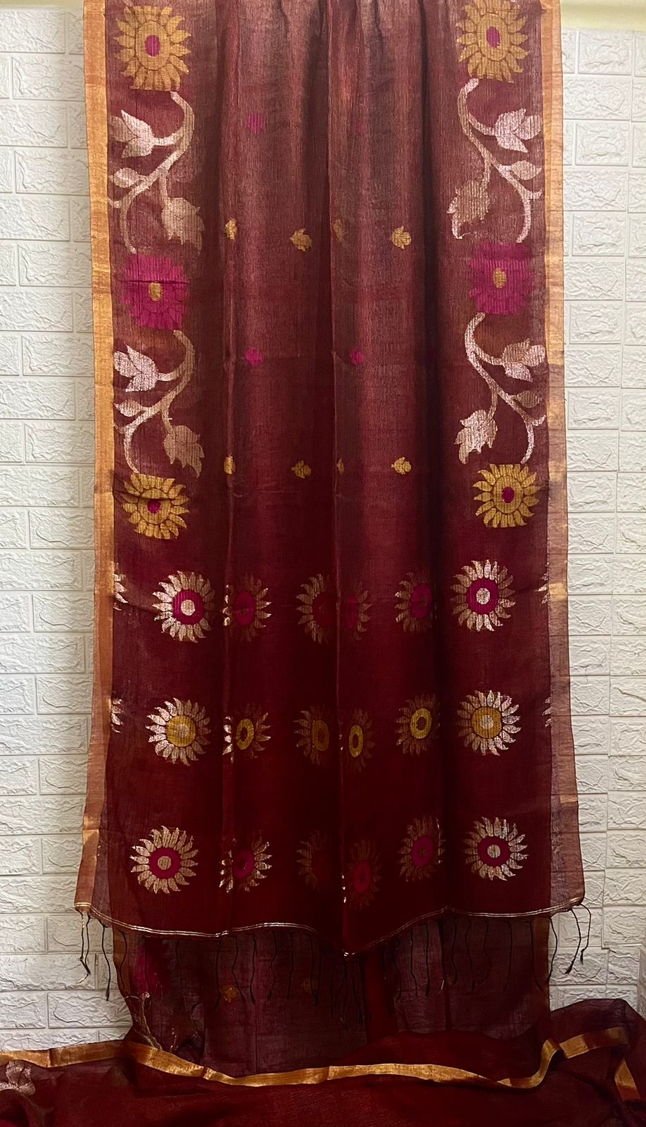 Dark rust colour sunflower motifs tissue linen handloom jamdani Saree