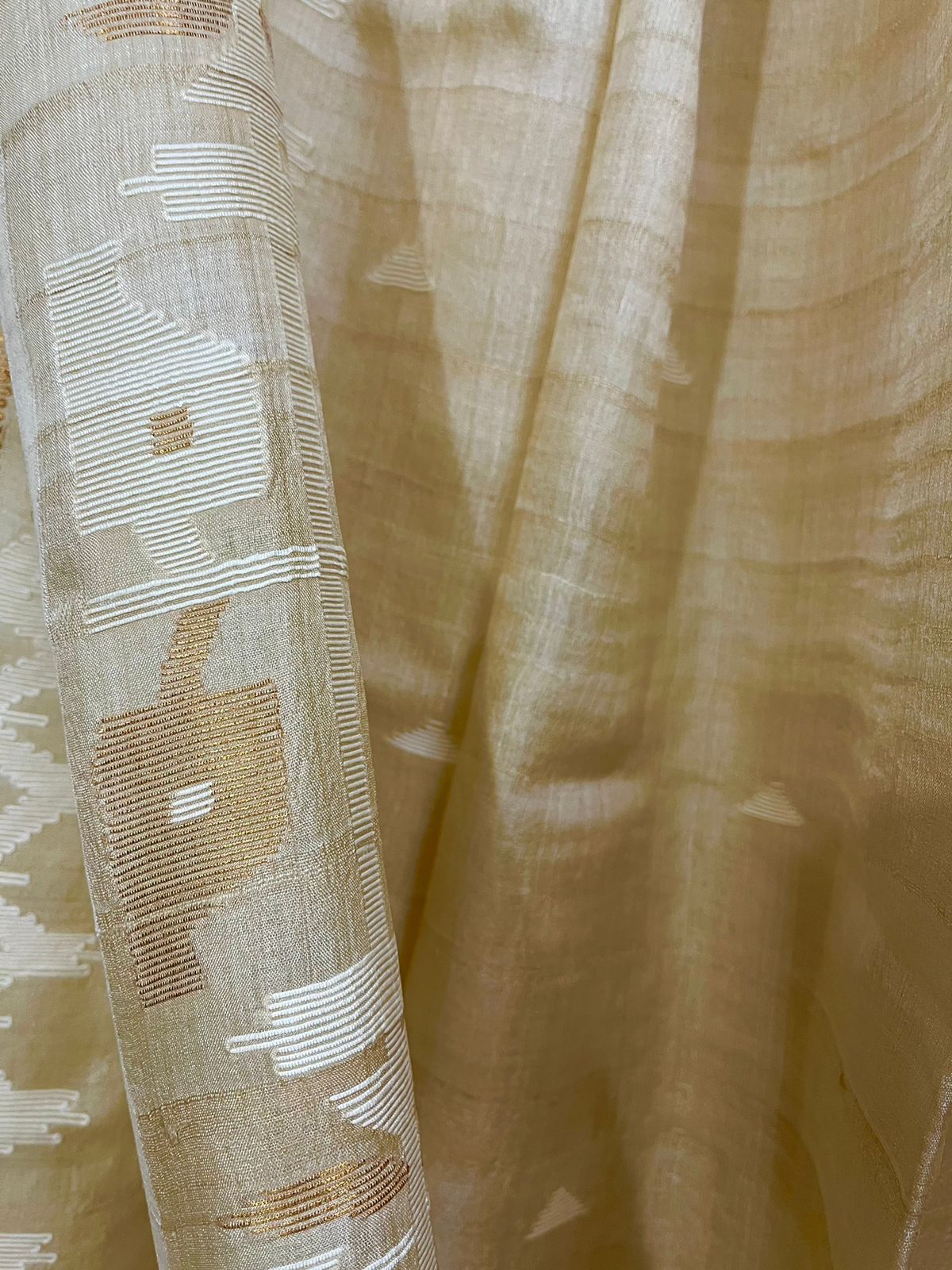 Natural beige colour with white & gold combination pure tussar silk traditional handwoven jamdani saree