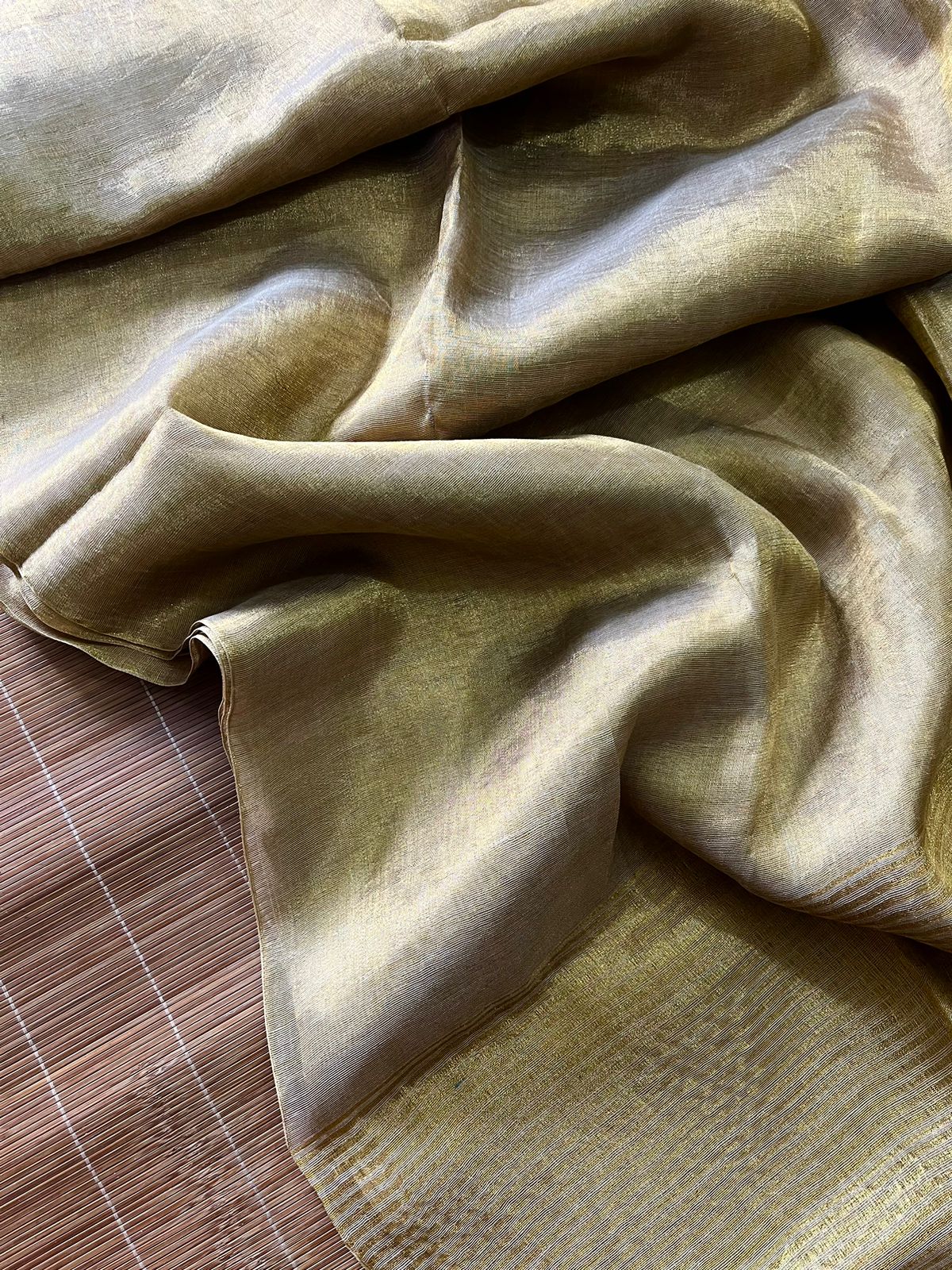 Gold with white metallic linen handloom saree - Tamal Boutique