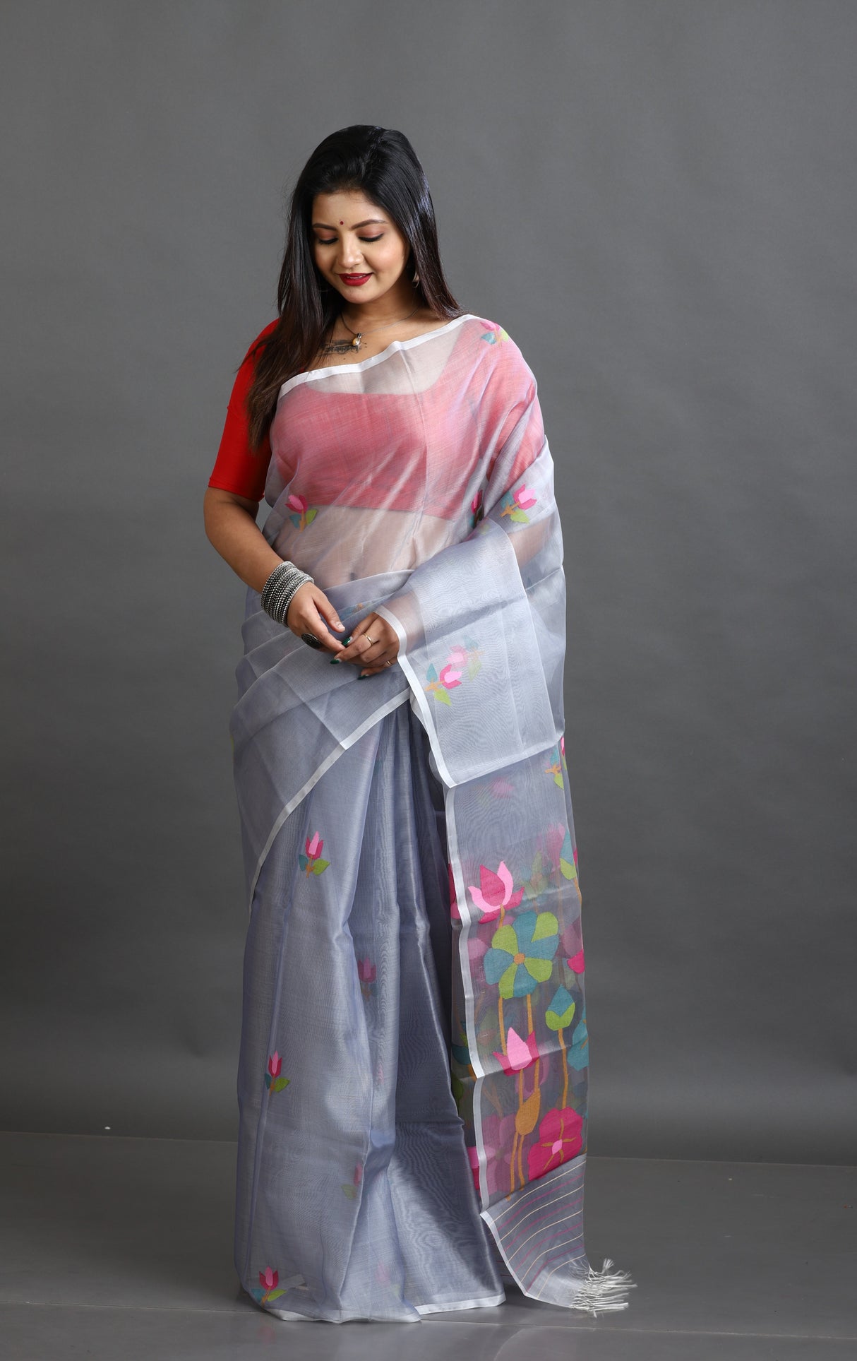 Ash with lotus motifs pallu muslin silk handwoven jamdani&nbsp saree