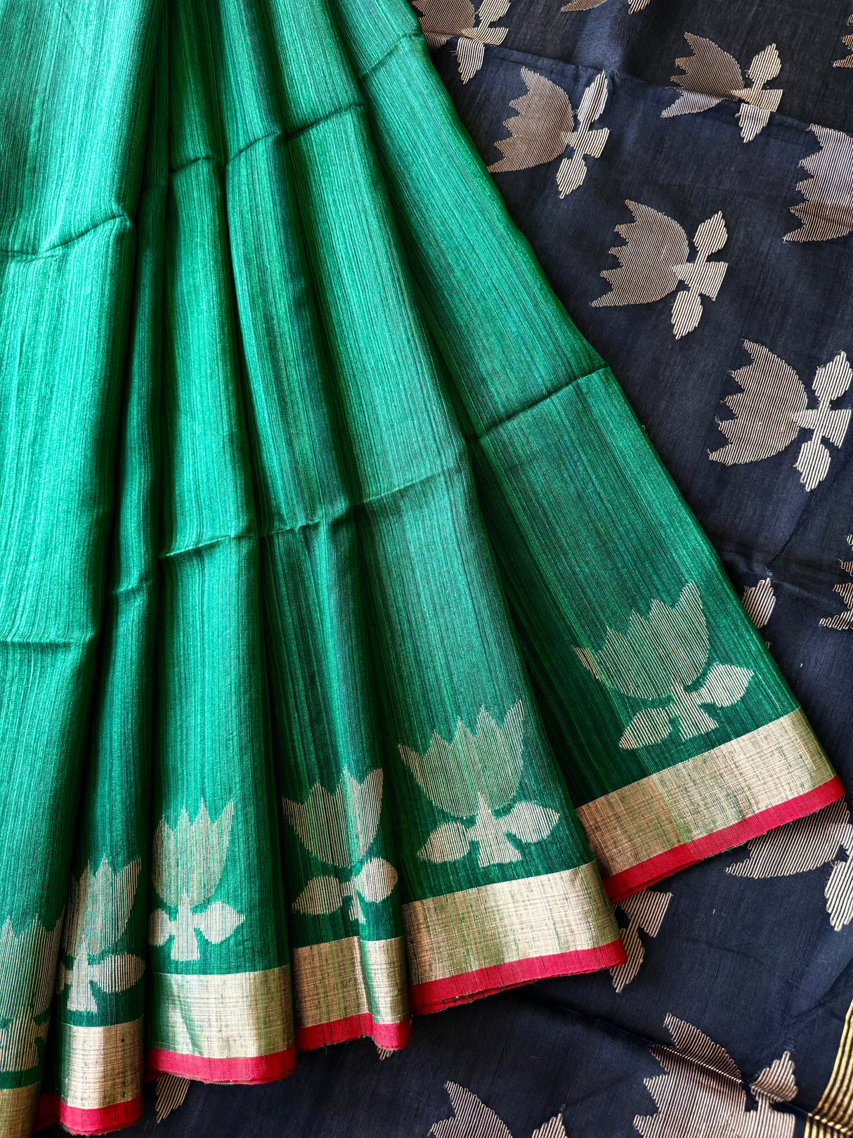 Bottle green with zari border golden lotus matka silk handwoven jamdani saree