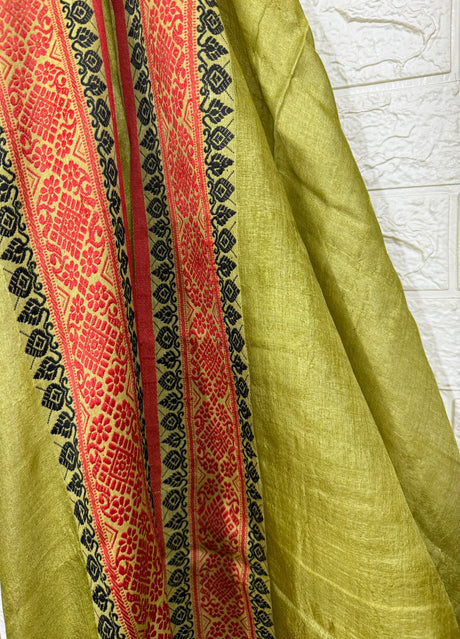 Lemon green with red border tussar silk handloom jamdani saree