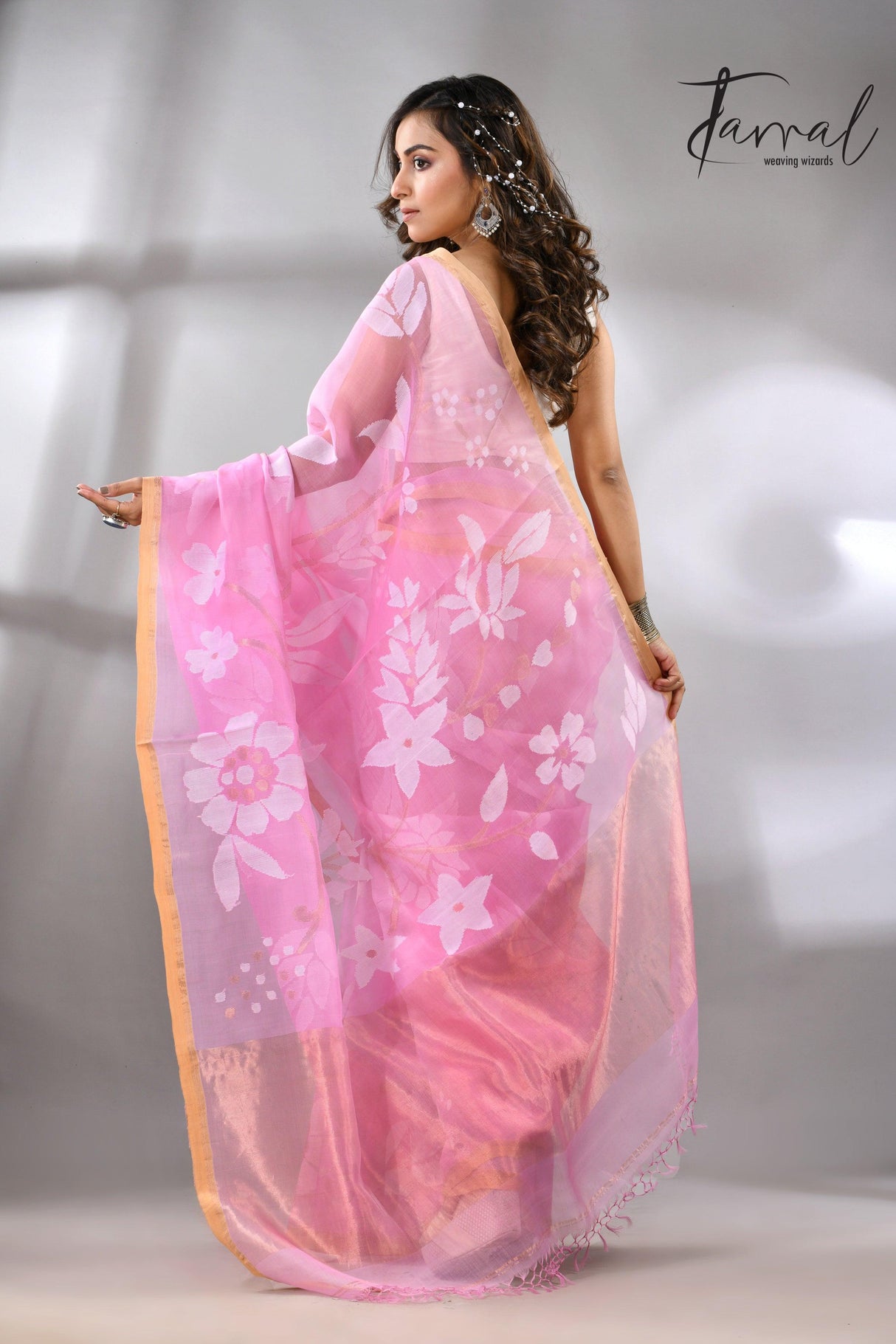 Pink Muslin Silk Handwoven Jamdani Saree Back