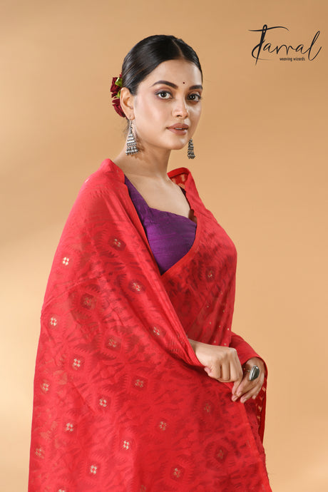 Red soft dhaki handloom jamdani saree_Right