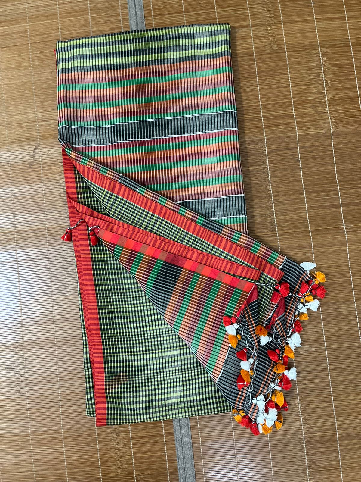 Red border with yellow & black mul cotton handloom checks