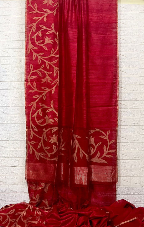 Red hot with golden zari border matka silk handwoven jamdani saree