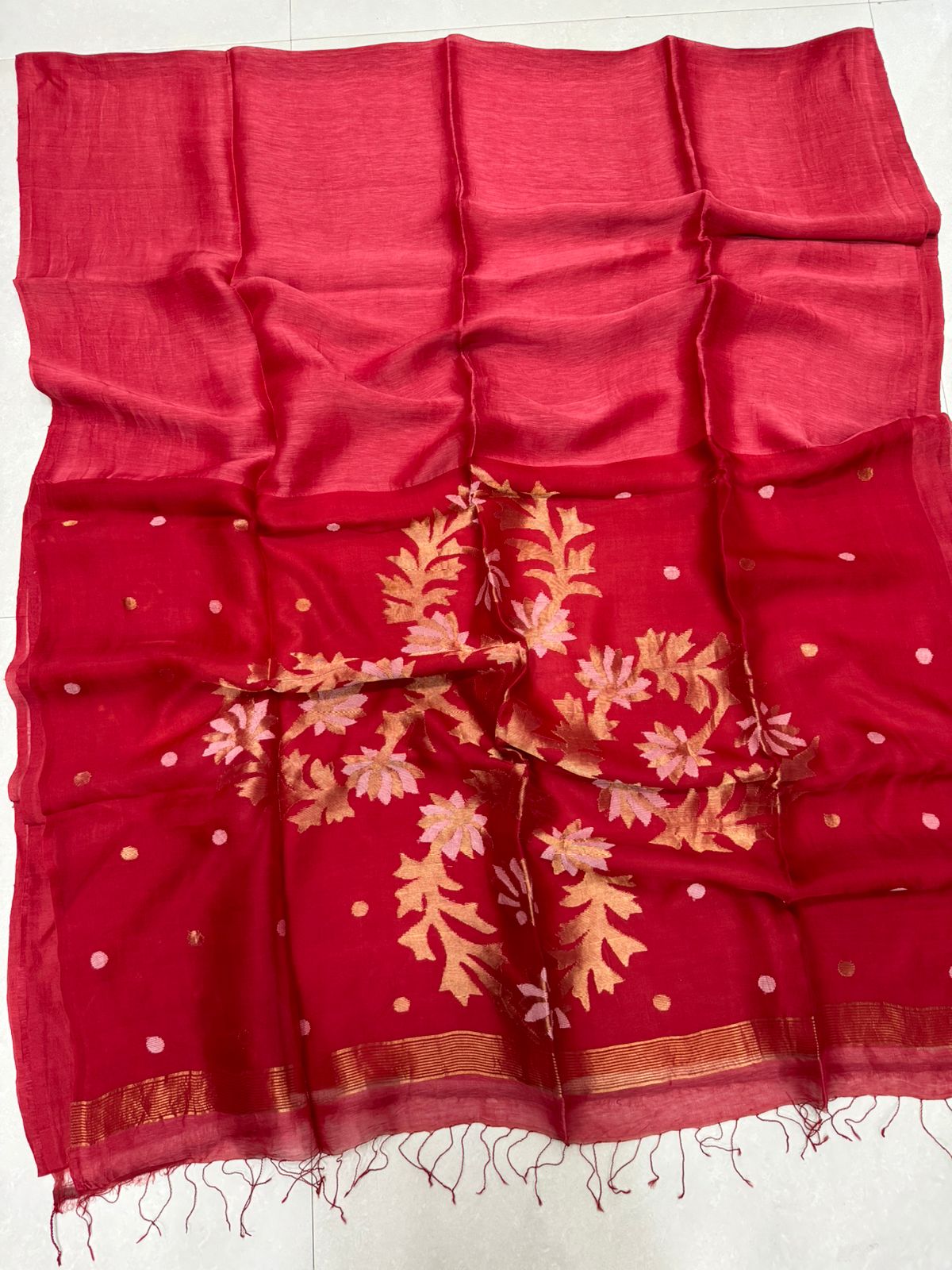 Red silk linen thoka floral pallu handwoven jamdani saree