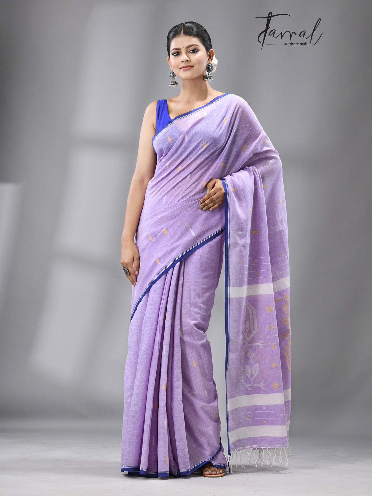 Light lavender With blue Border Pure Cotton Handwoven Jamdani Saree