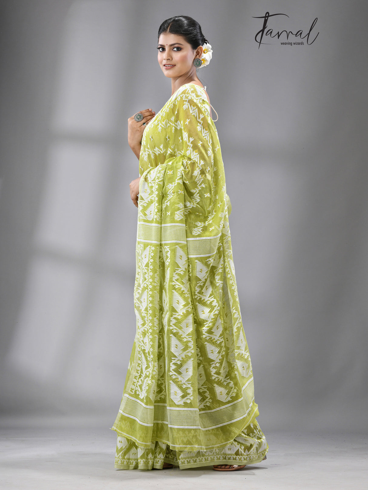 Moss green with white handloom soft dhakai jamdani saree