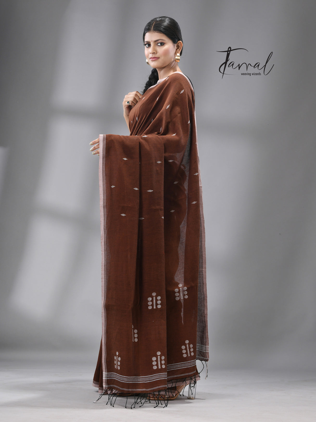 Chocolate brown with white combination pure cotton coin pallu handwoven jamdani saree