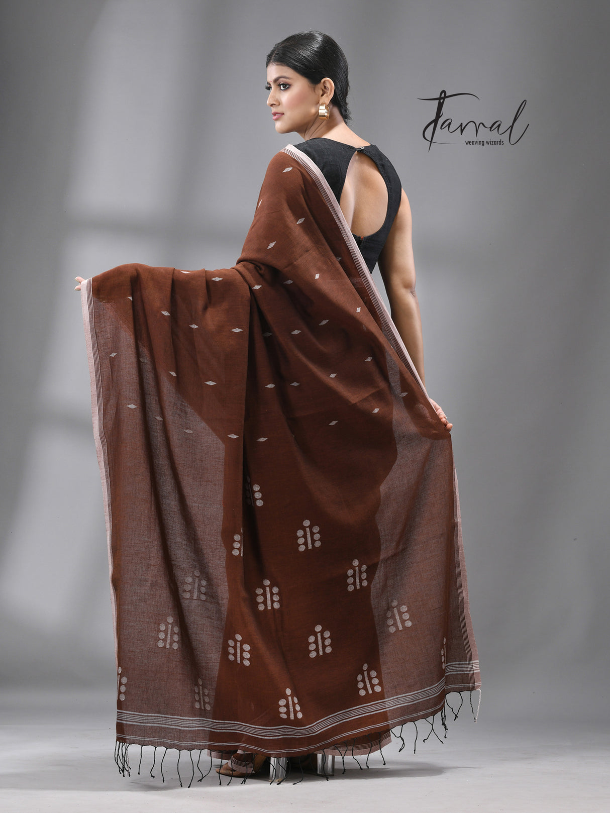 Chocolate brown with white combination pure cotton coin pallu handwoven jamdani saree