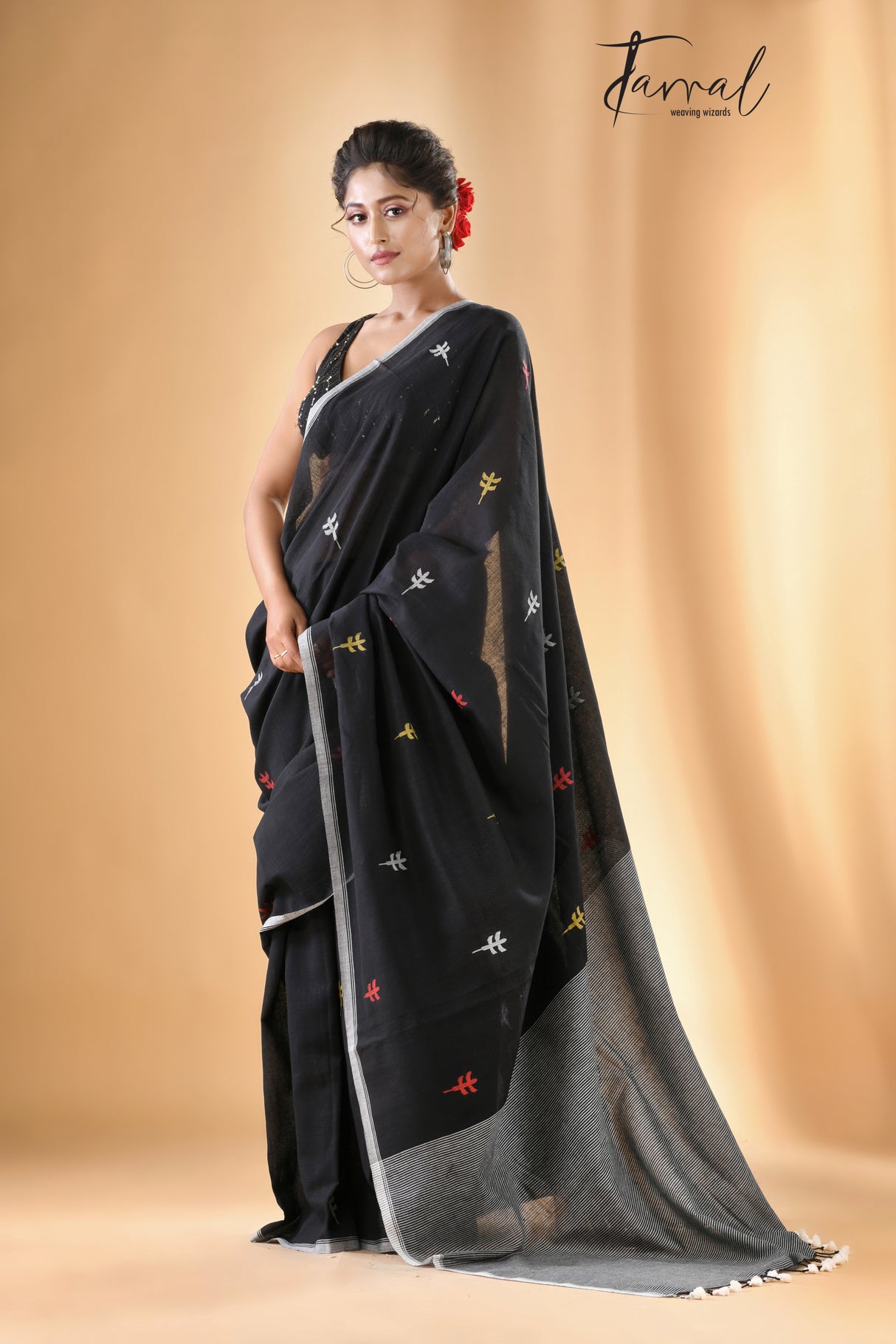 Black cotton jolphoring handwoven jamdani saree