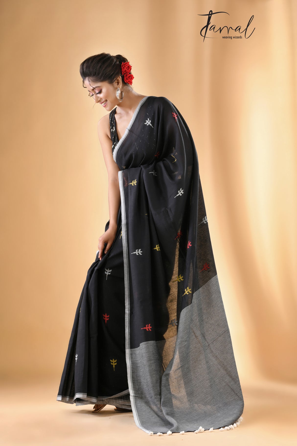 Black cotton jolphoring handwoven jamdani saree