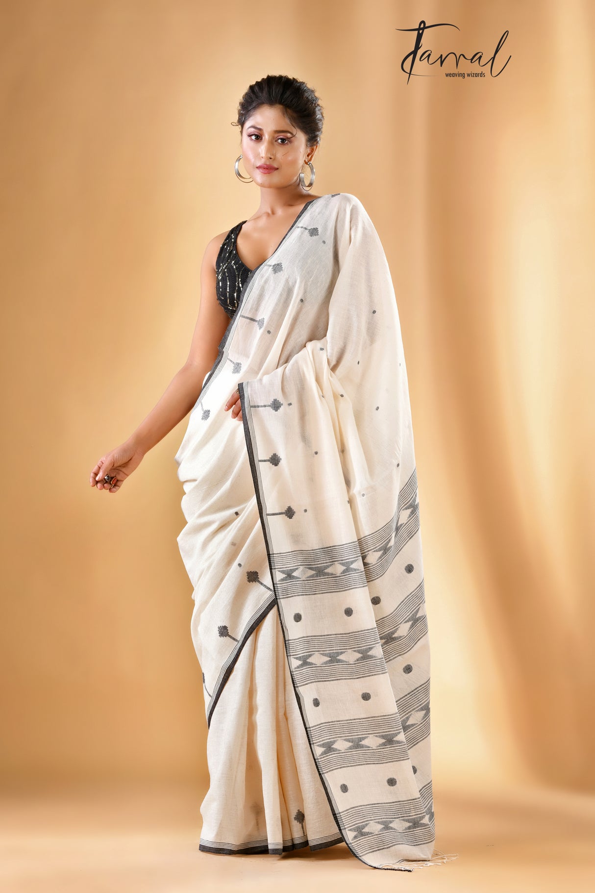 Offwhite with black border cotton handwoven jamdani saree