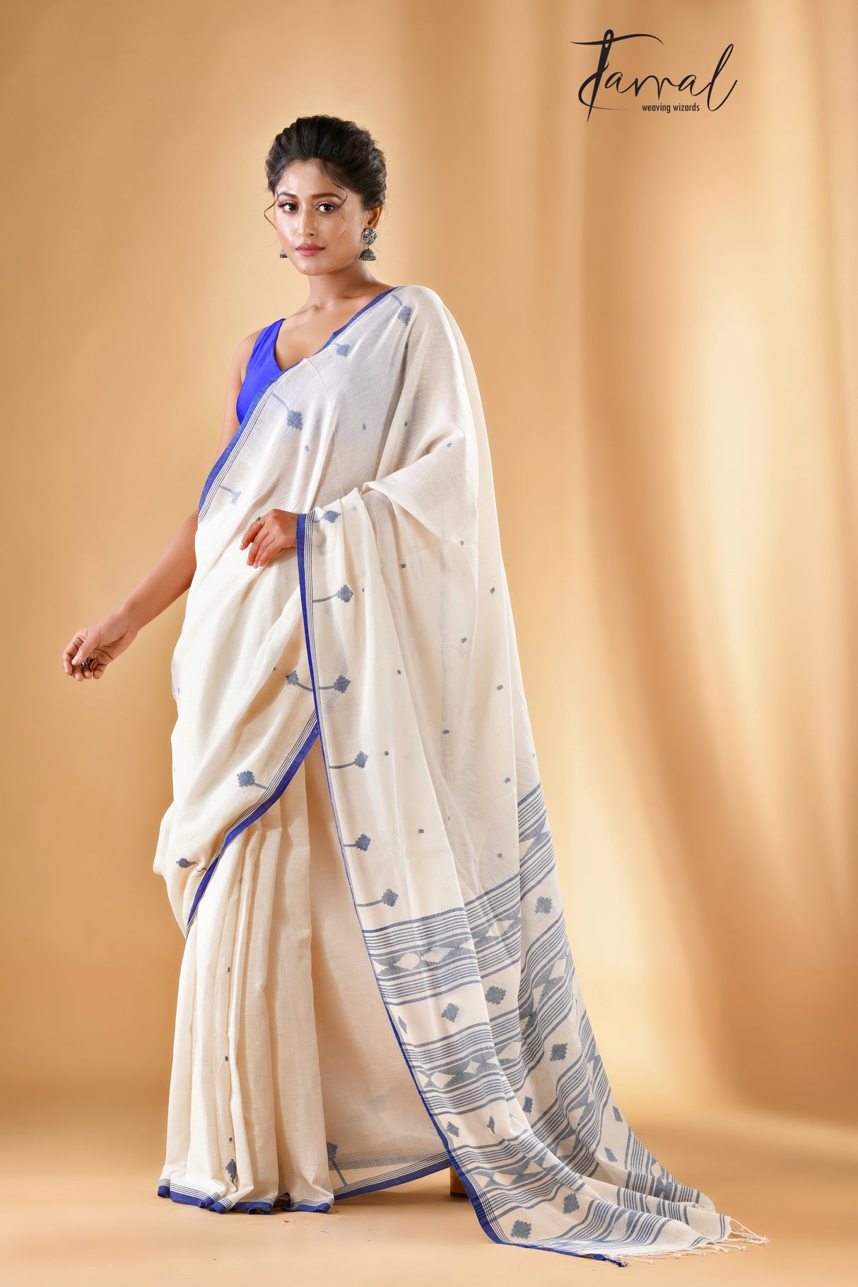 Offwhite With Blue Border Cotton Handwoven Jamdani Saree - Tamal Boutique