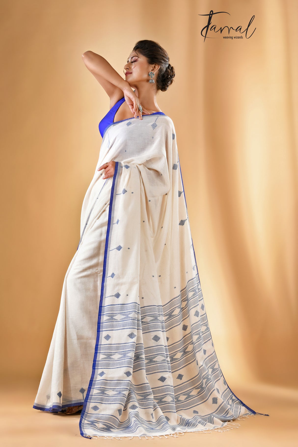 Offwhite With Blue Border Cotton Handwoven Jamdani Saree