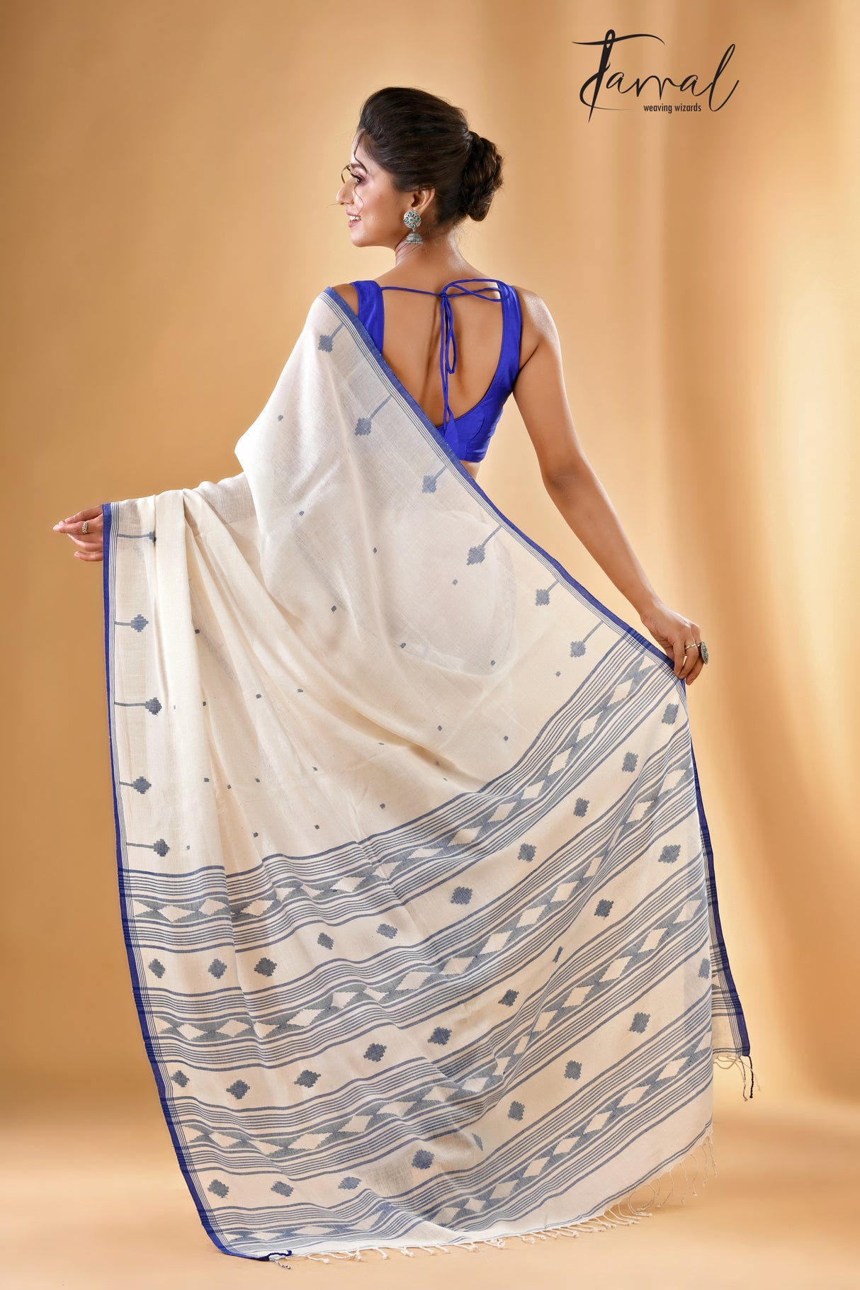 Offwhite With Blue Border Cotton Handwoven Jamdani Saree - Tamal Boutique