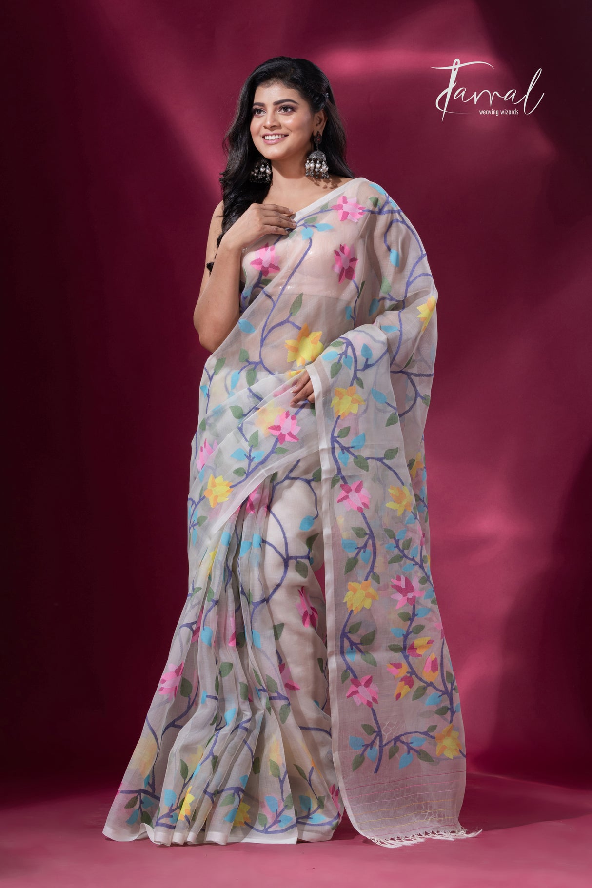 Offwhite With Multicolor Muslin Silk Handwoven Jamdani Saree