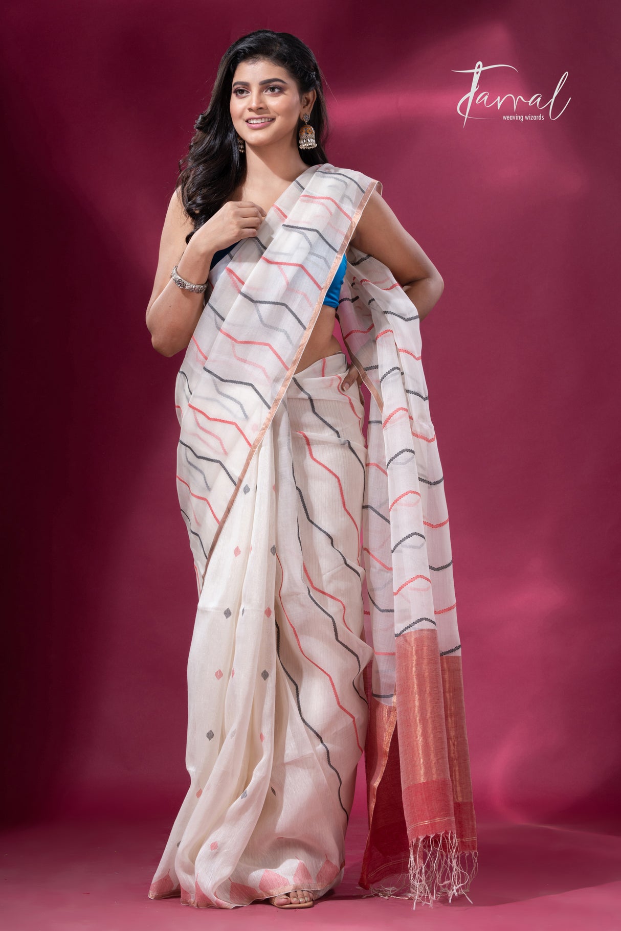 Offwhite with red pallu half silk half linen handwoven jamdani saree