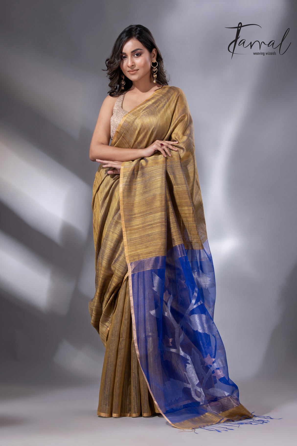 Yellow ochre bliss with  blue pallu matka silk handwoven jamadani saree