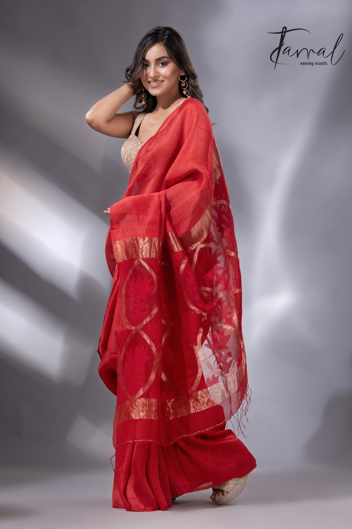 Red Lotus Elegance pallu silk linen handwoven jamdani saree