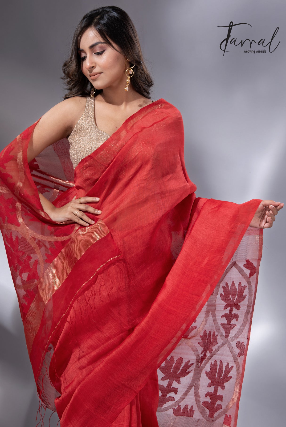 Red Lotus Elegance pallu silk linen handwoven jamdani saree