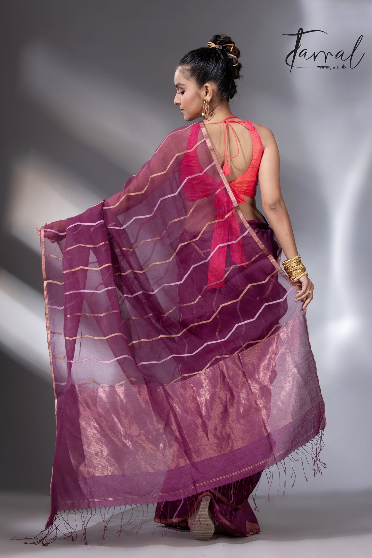 Strawberry mist half silk half linen handwoven jamdani saree