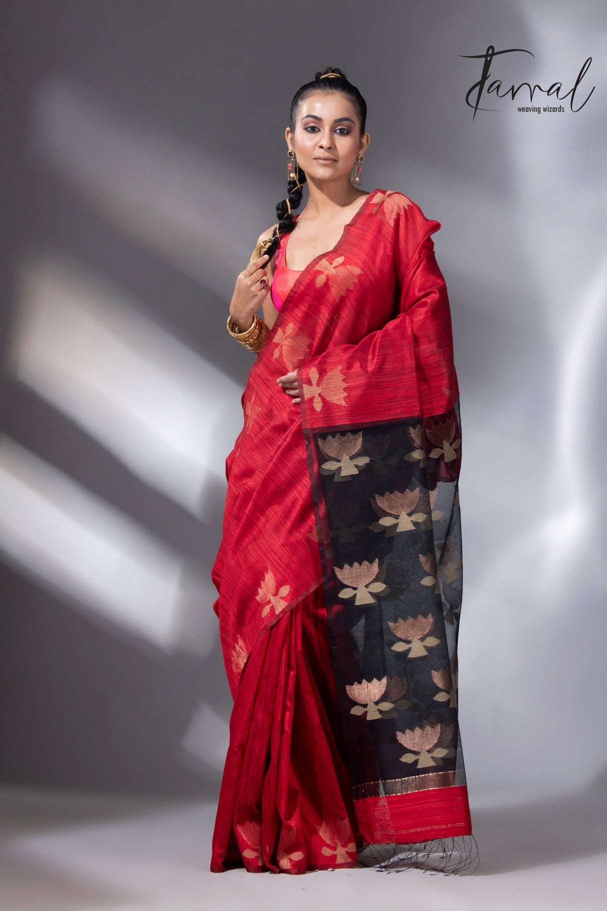 Red with black golden lotus matka silk handwoven jamdani saree