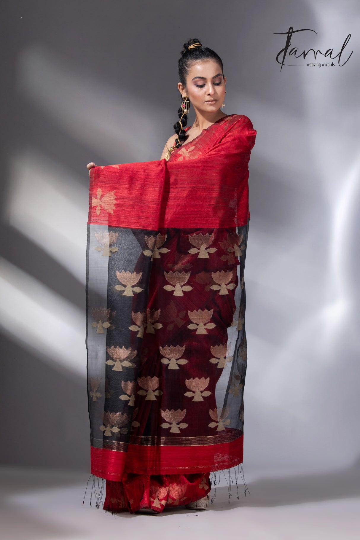 Red with black golden lotus matka silk handwoven jamdani saree