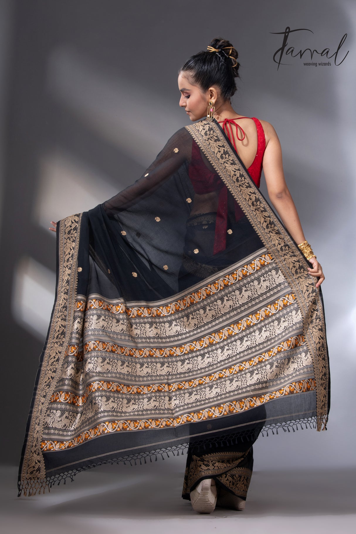 Black Colour baluchari Handwoven Jamdani saree