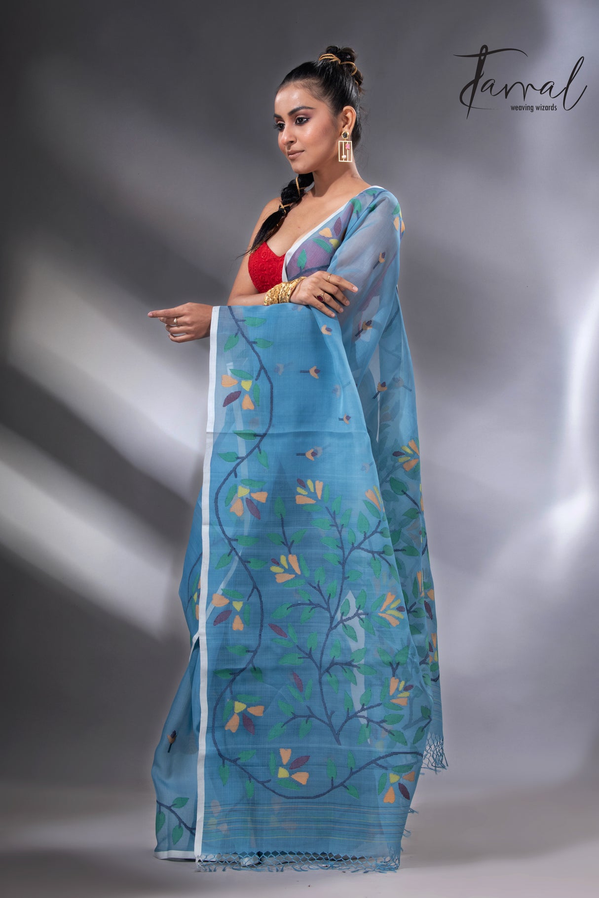 Cloudy blue with floral border muslin silk handwoven jamdani saree