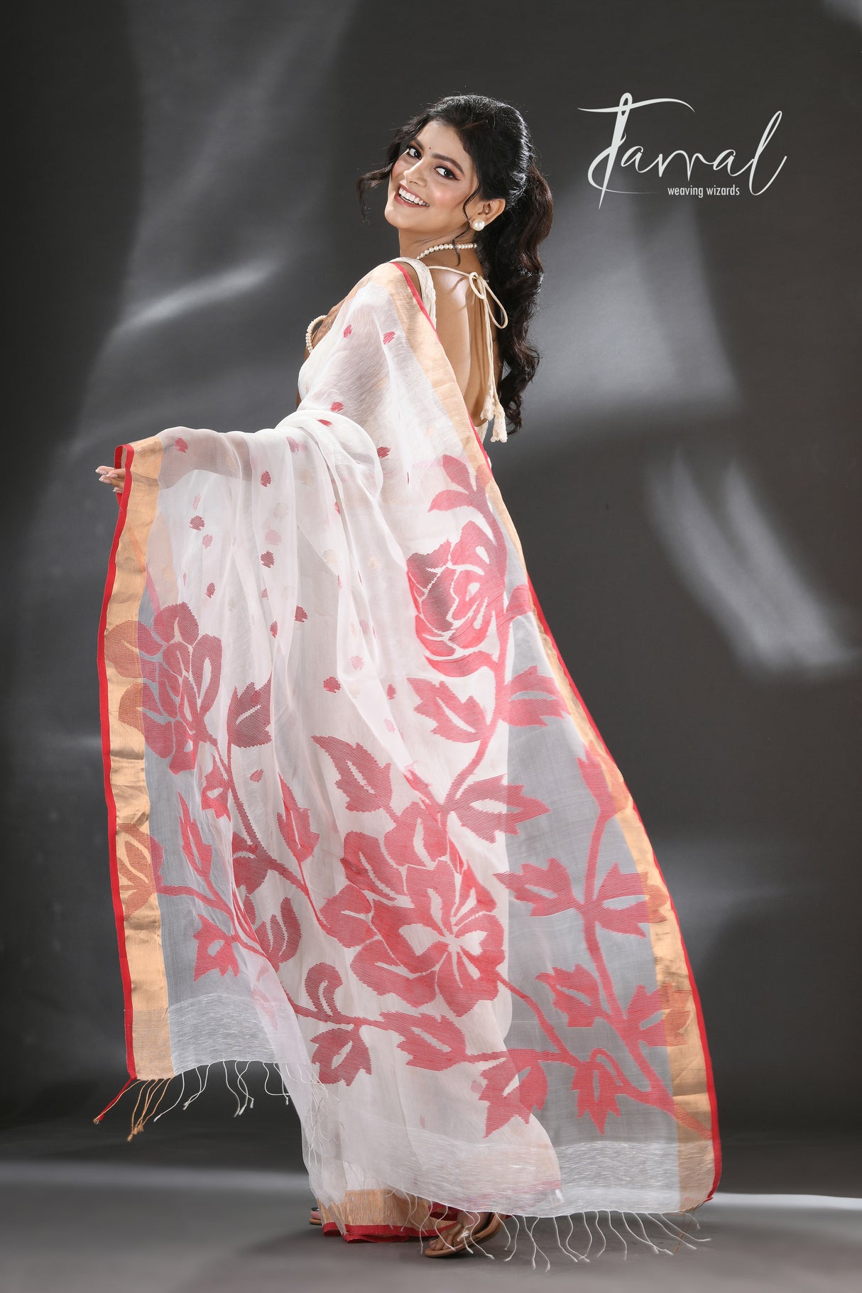 Offwhite with red rose motifs handwoven jamdani silk linen saree - Tamal Boutique