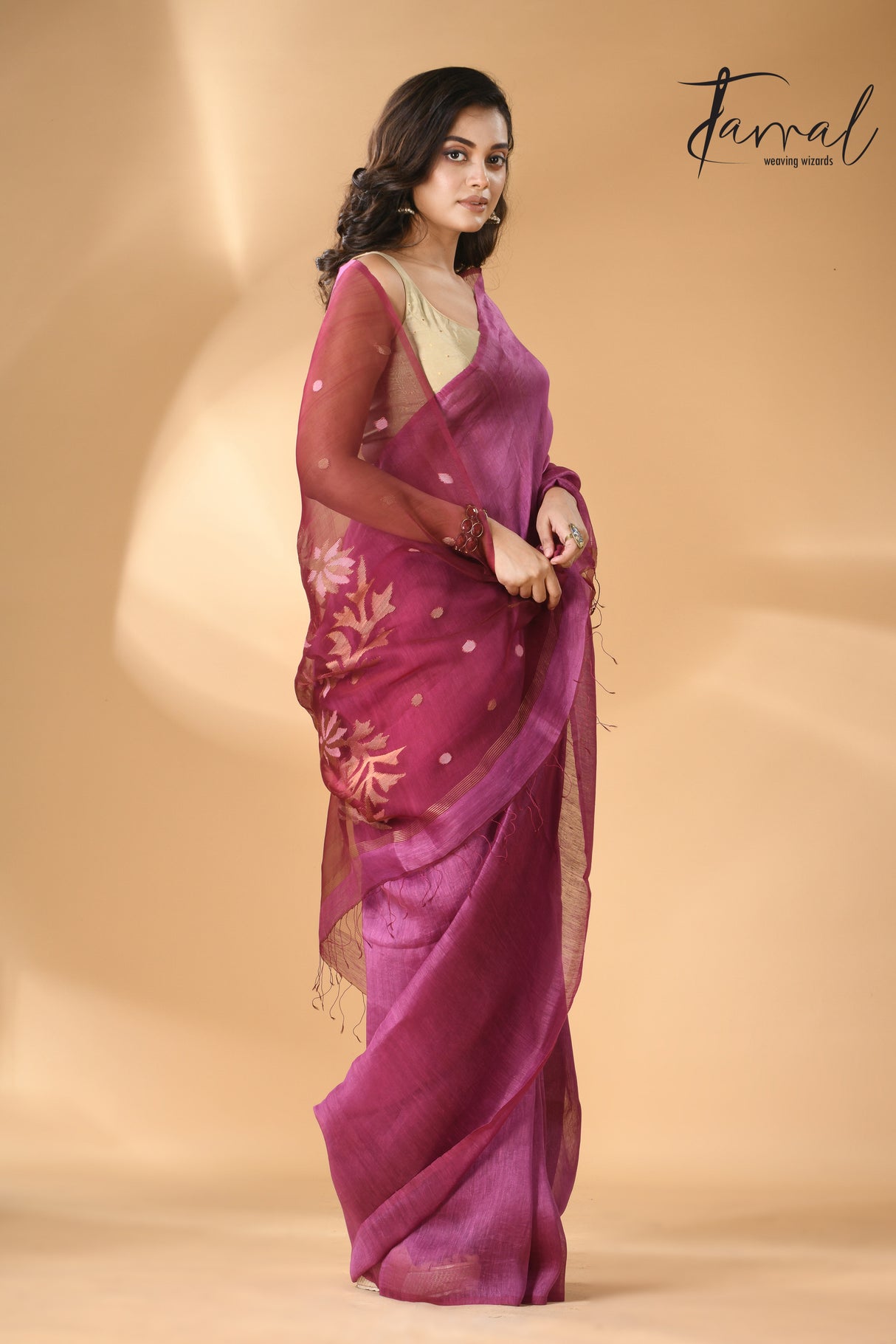 Magenta thoka silk linen handwoven jamdani saree