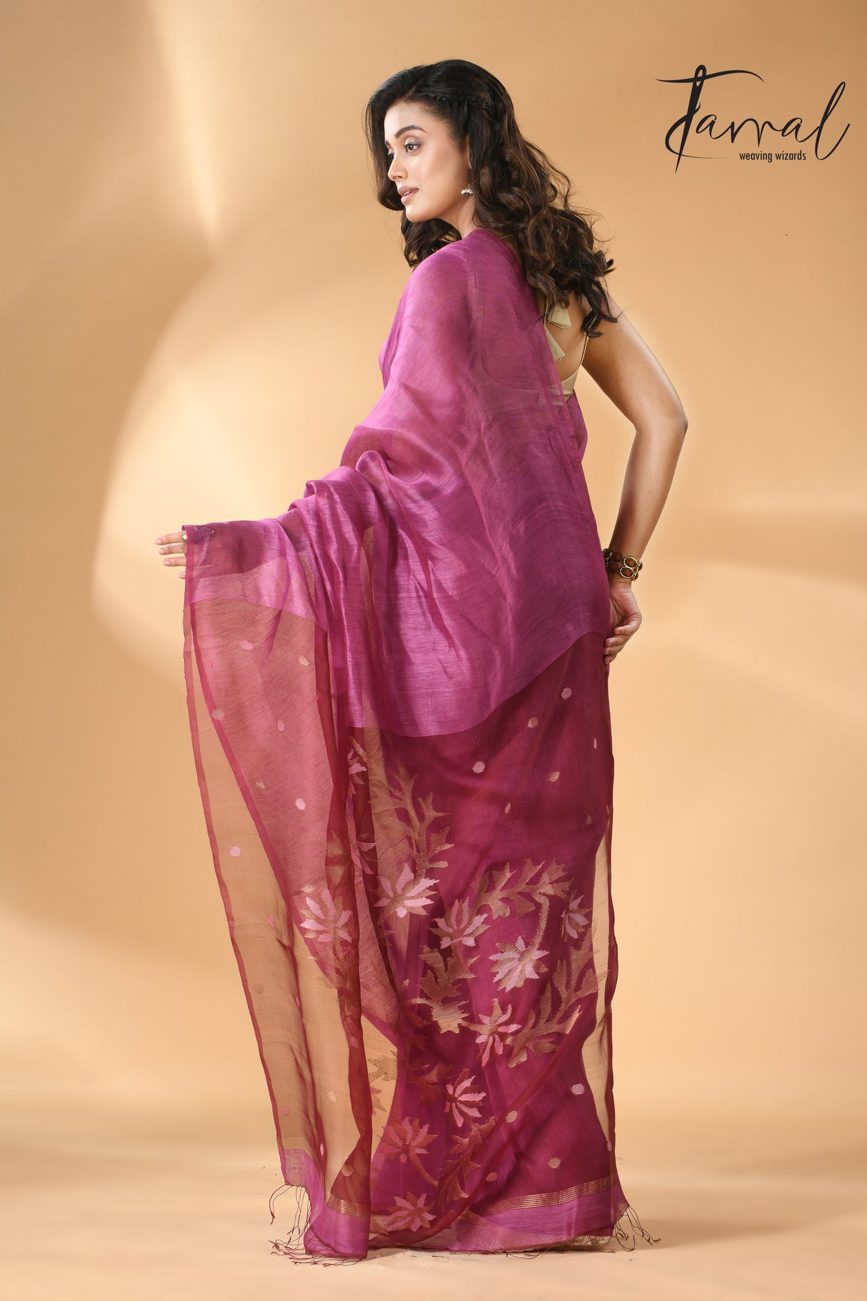 Magenta thoka silk linen handwoven jamdani saree