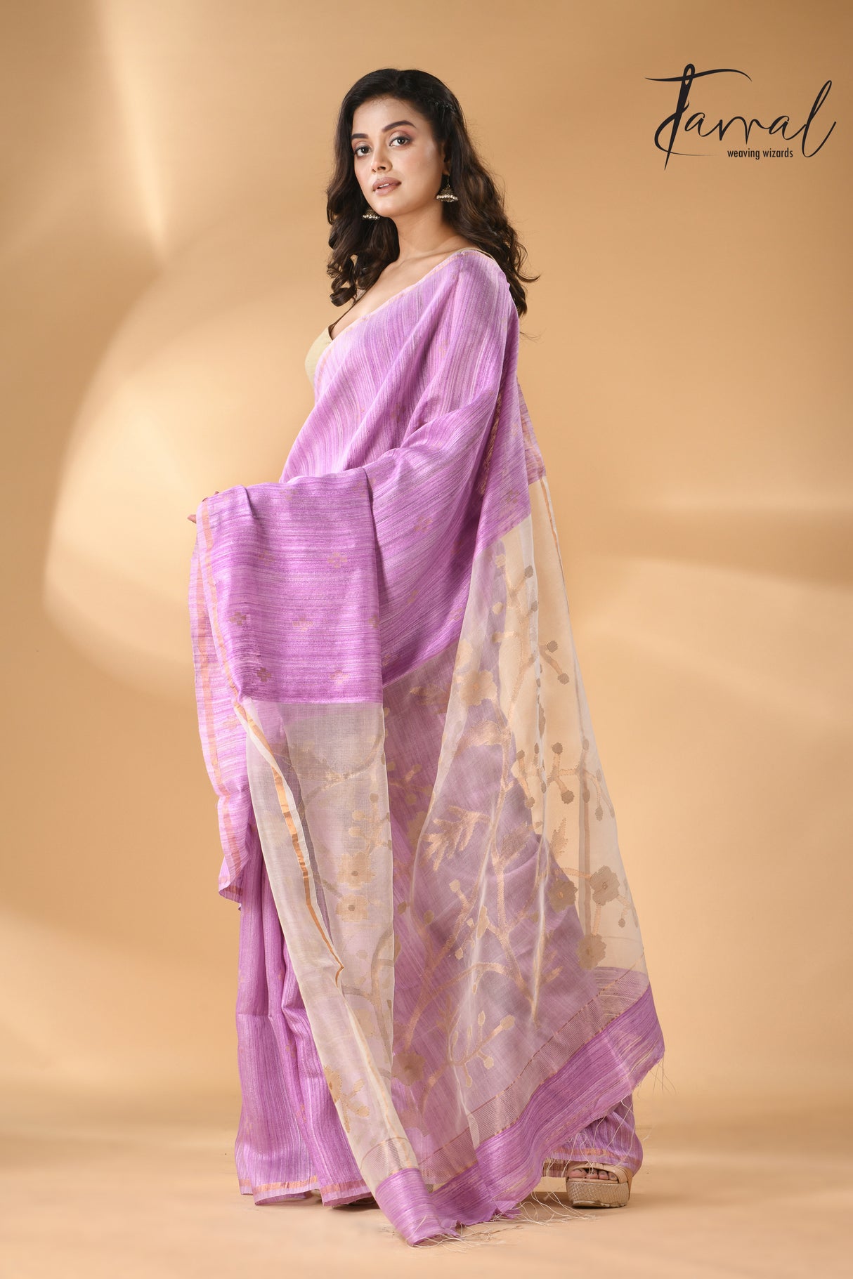 Pink with white floral pallu matka silk handwoven jamdani saree