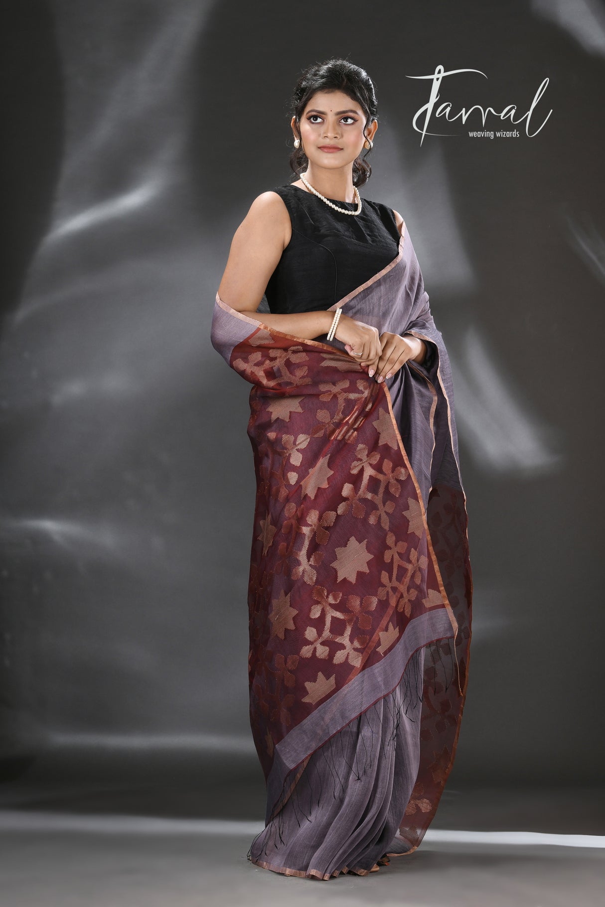 Ash with Maroon star Pallu silk linen handwoven jamdani saree - Tamal Boutique