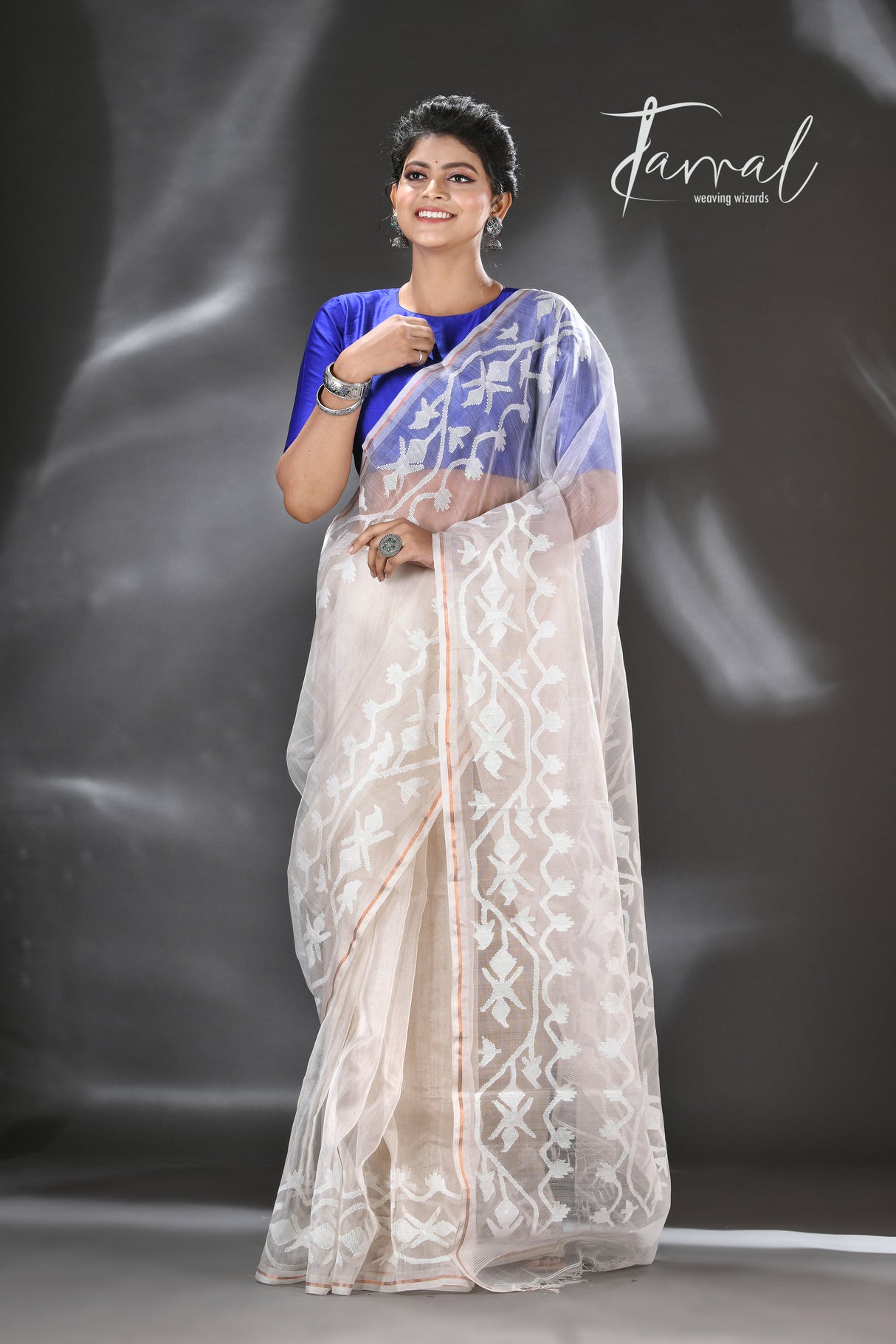 Offwhite self traditional handwoven muslin silk dhakai jamdani saree