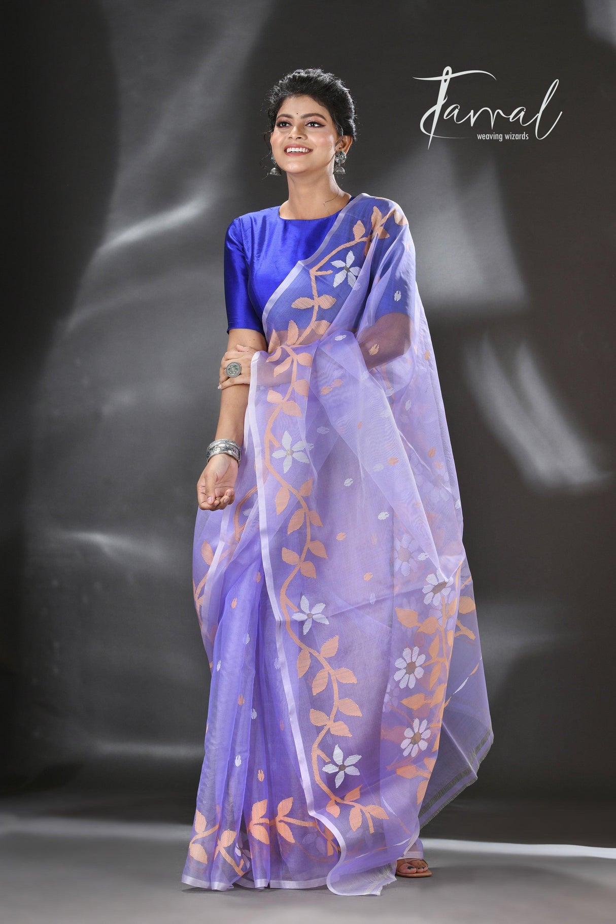 Light lavender colour Lata floral muslin silk handwoven jamdani saree - Tamal Boutique