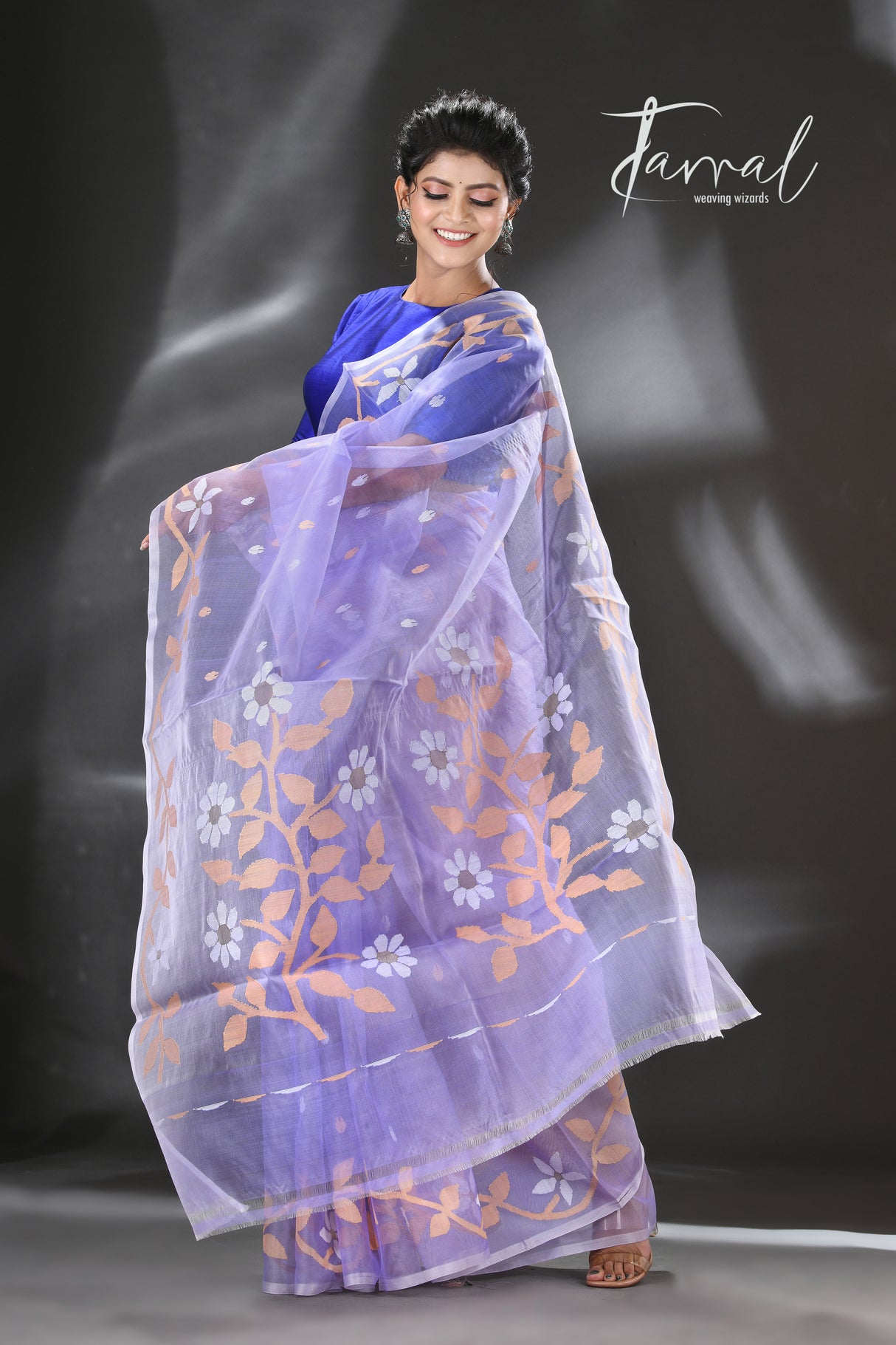 Light lavender colour Lata floral muslin silk handwoven jamdani saree - Tamal Boutique