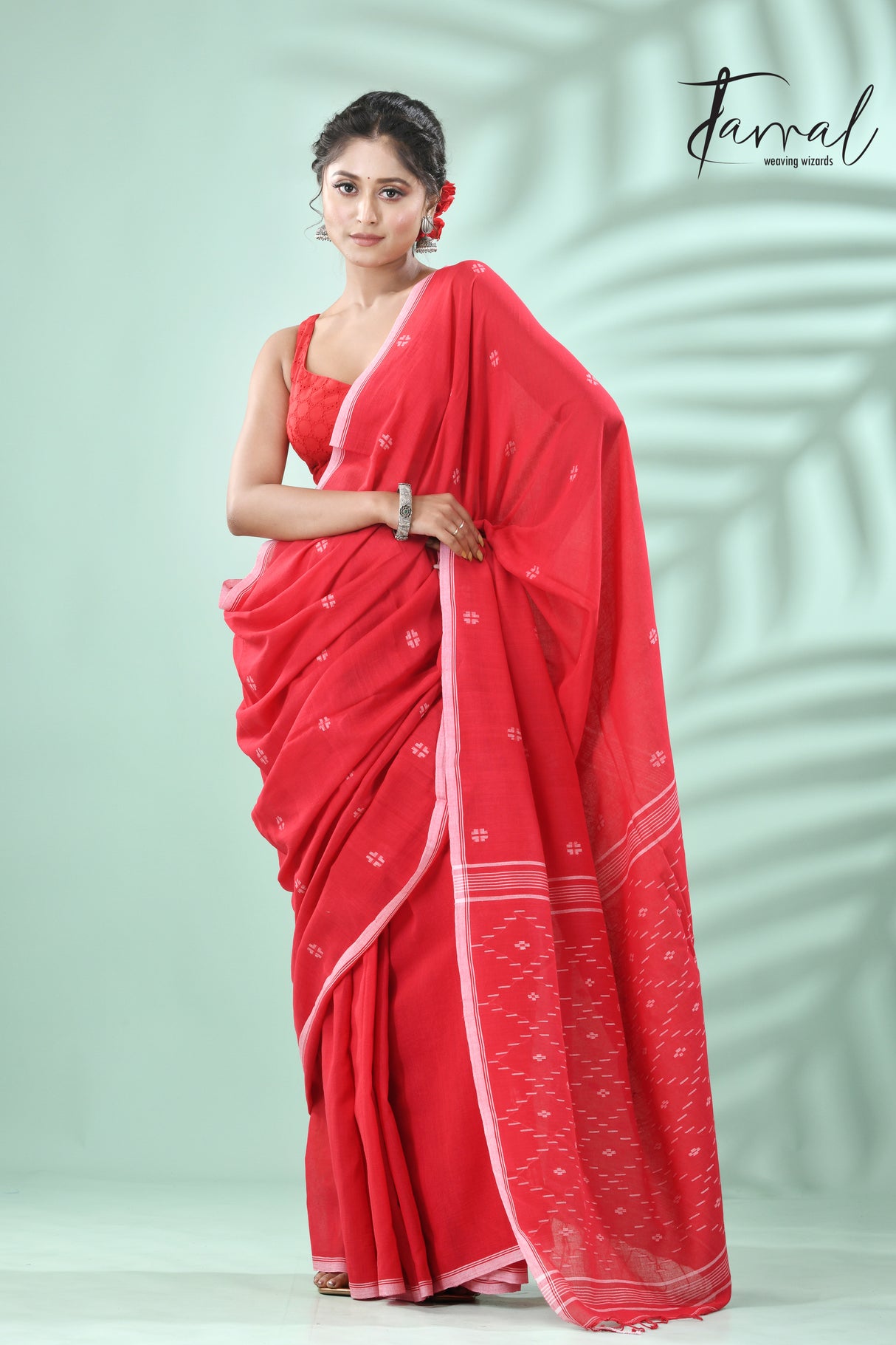 Red with white border net pallu handwoven jamdani saree - Tamal Boutique