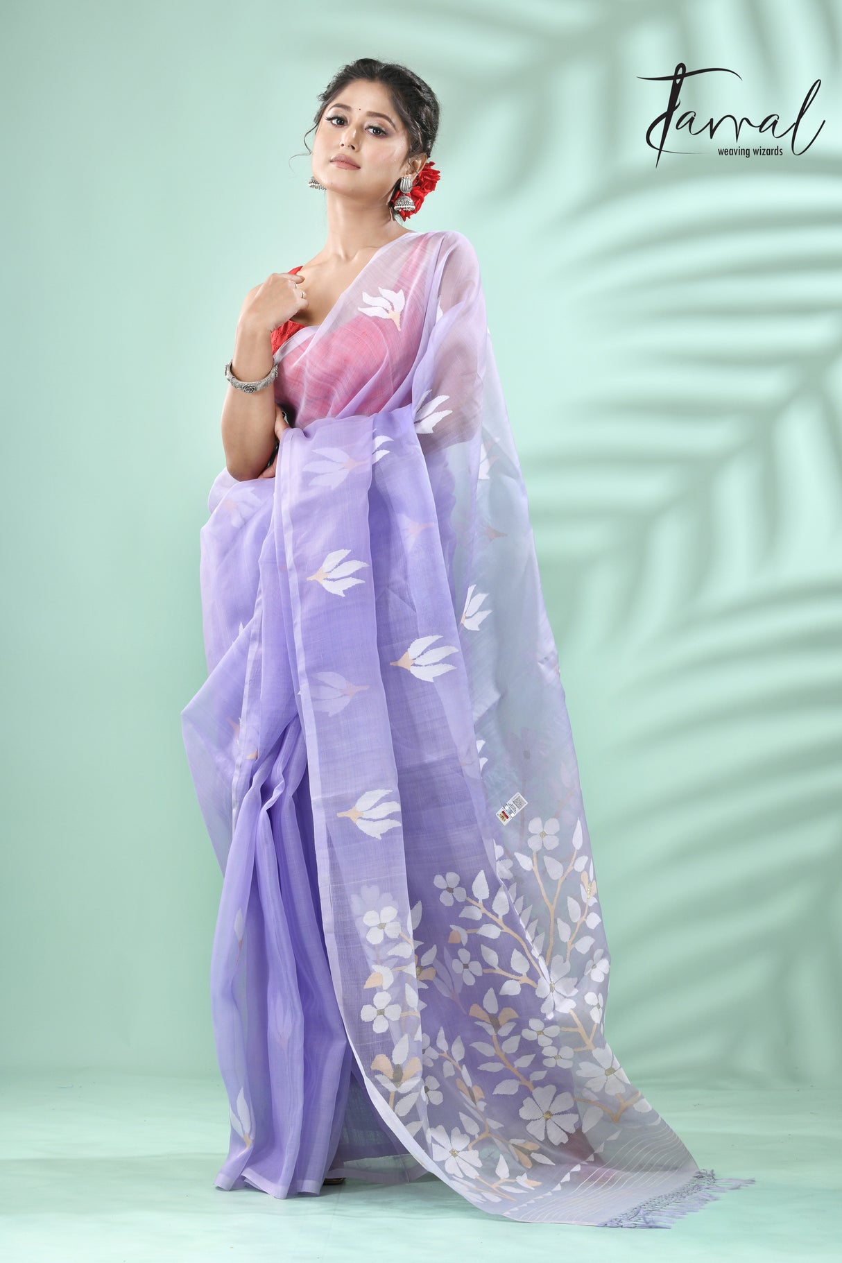 Lavender with white floral buta handwoven muslin silk jamdani saree