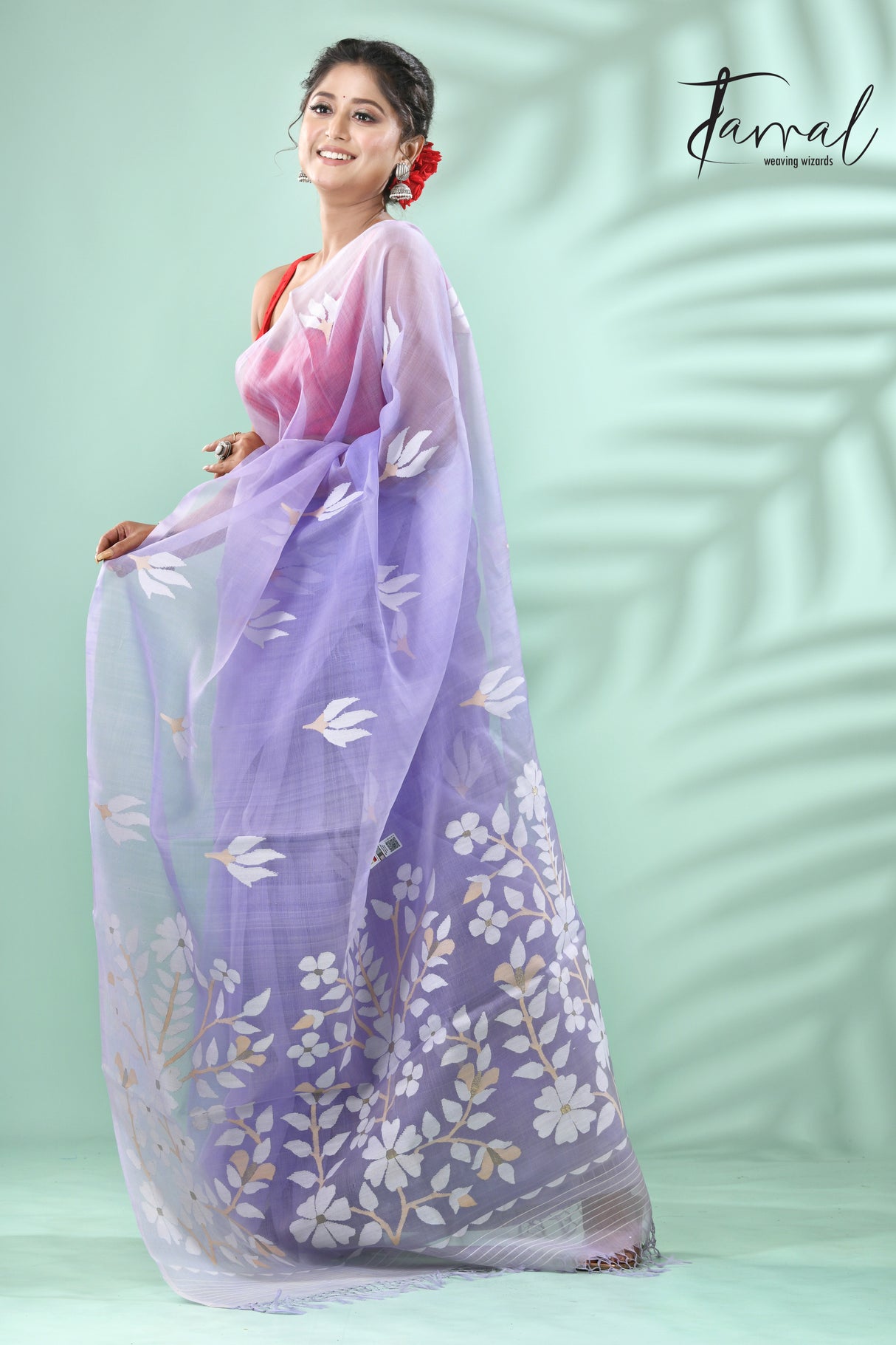 Lavender with white floral buta handwoven muslin silk jamdani saree