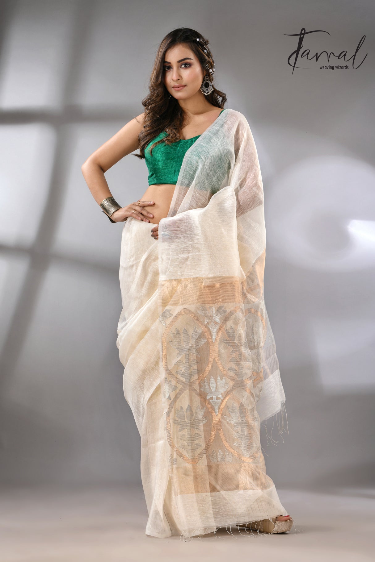 White lotus pallu silk linen handwoven jamdani saree