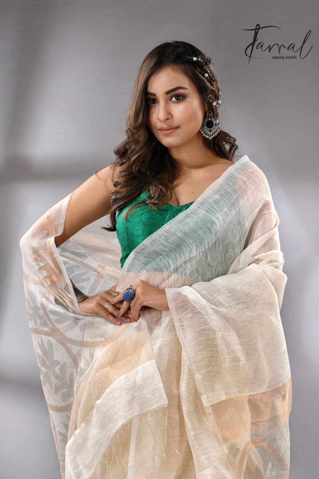 White lotus pallu silk linen handwoven jamdani saree