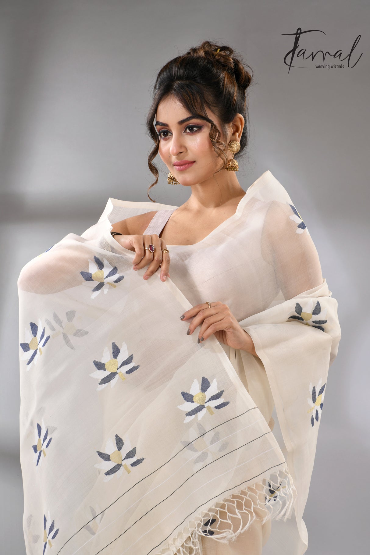 Offwhite with black & white lotus motifs muslin silk handwoven jamdani saree