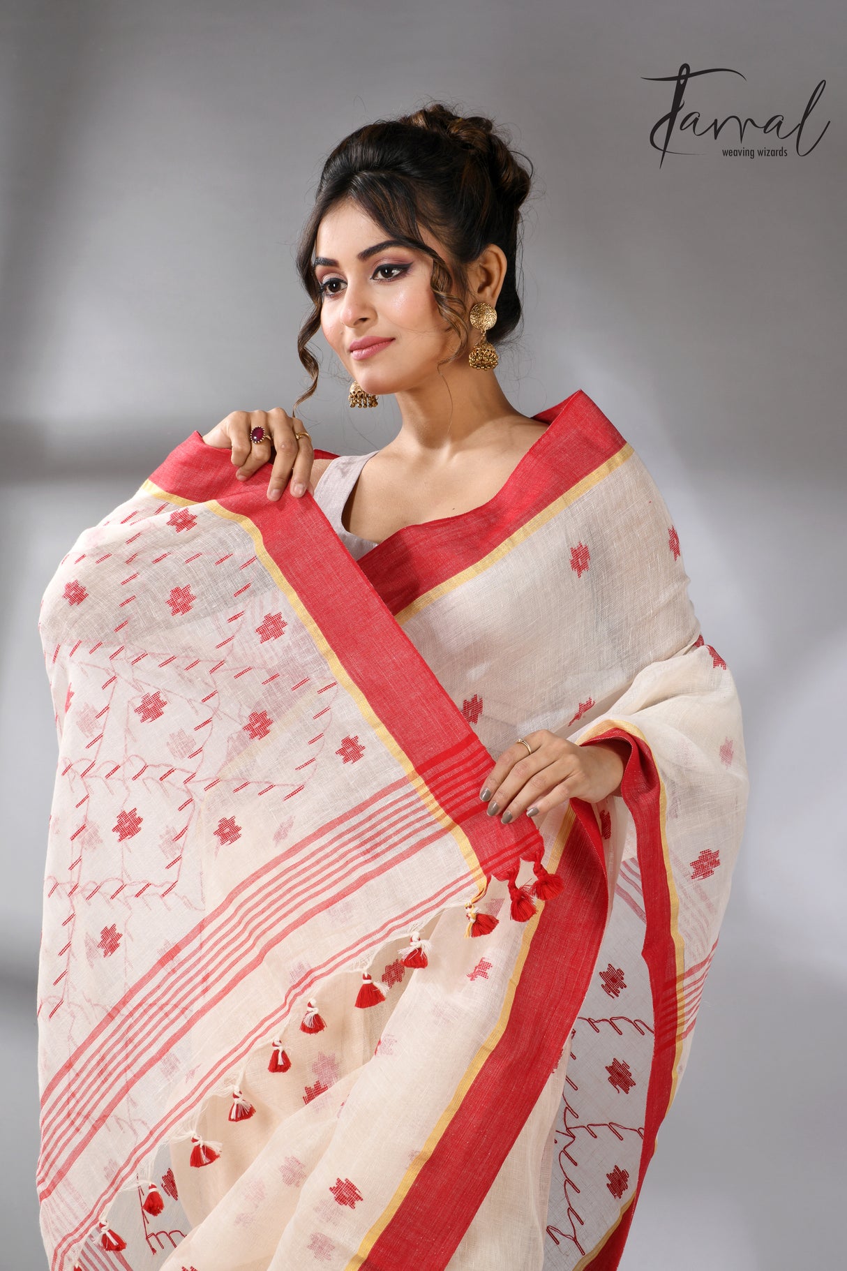 Offwhite with red border traditional handwoven pure linen jamdani saree - Tamal Boutique