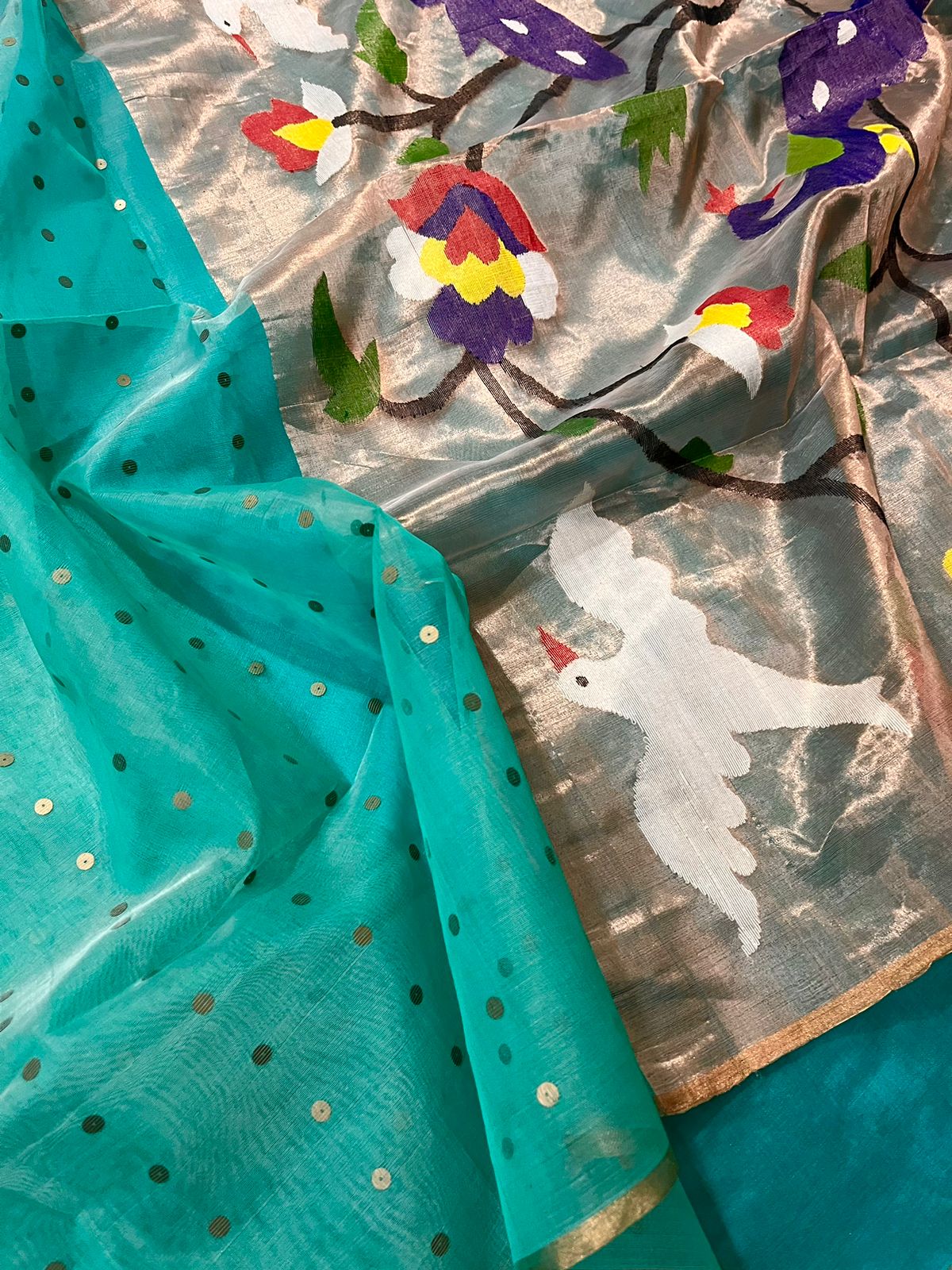 পৈঠানি পল্লু সিকুইন হাতে বোনা অর্গানজা সিল্ক জামদানি শাড়ি সহ সাগর সবুজ